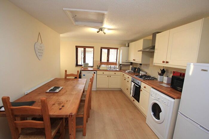 2 Bedroom Cottage To Rent In Churton Road, Farndon, Chester, CH3