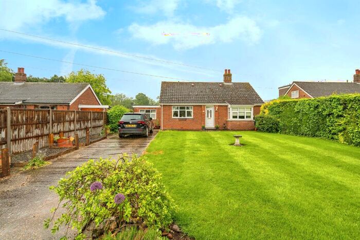 3 Bedroom Bungalow For Sale In Hardingham Road, Hingham, Norwich, NR9