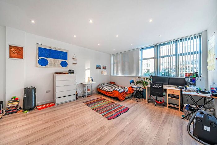 Studio To Rent In Imperial Drive, Rayners Lane, Rayners Lane, Harrow, HA2