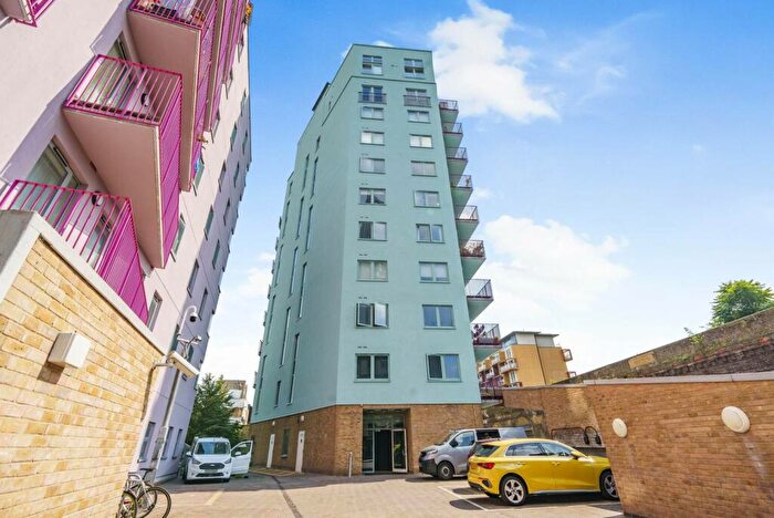 2 Bedroom Flat To Rent In Steedman Street, Elephant And Castle, London, SE17