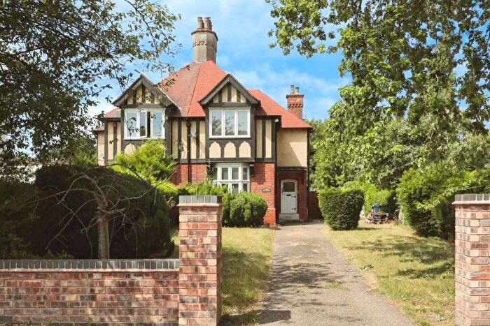 3 Bedroom Semi-Detached House For Sale In Manton Villas, Worksop, S80