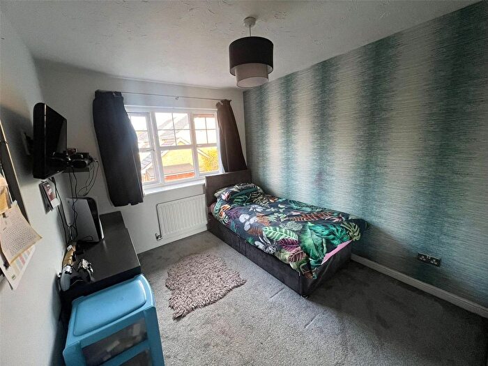 3 Bedroom End Of Terrace House For Sale In Brockenhurst Way, Longford, Coventry, Warwickshire, CV6