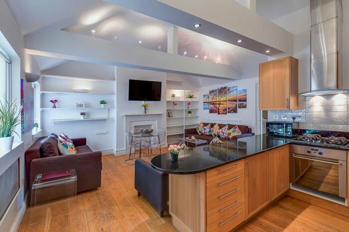 2 Bedroom Flat To Rent In Blackfriars Road, London, SE1