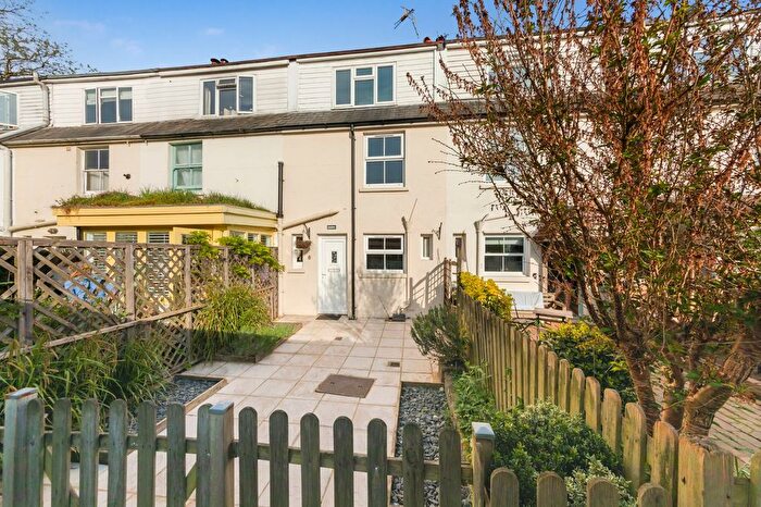 3 Bedroom Terraced House For Sale In Weald Close, Barcombe, BN8