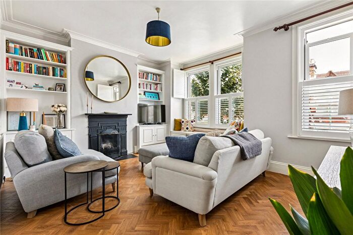 3 Bedroom Flat For Sale In Credenhill Street, London, SW16