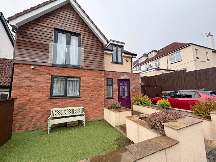 2 Bedroom Property To Rent In Halsbury Road, Bristol, BS6