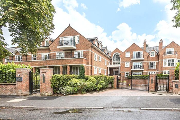 2 Bedroom Flat For Sale In Gower Road, Weybridge, KT13