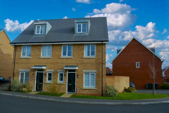 5 Bedroom Semi-Detached House To Rent In Gotland Avenue, Whitehouse, Milton Keynes, MK8