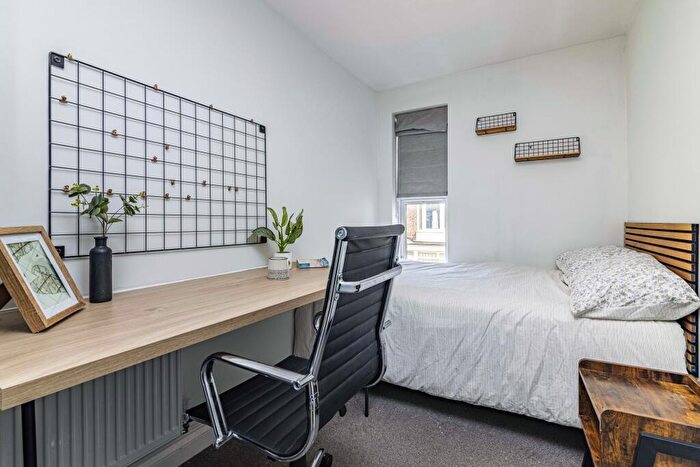 6 Bedroom Terraced House To Rent In Bedroom // Student House // Sept, LN5