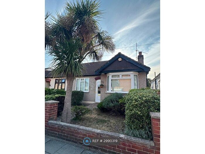 3 Bedroom Semi-detached House To Rent In Bede Road, Romford, RM6