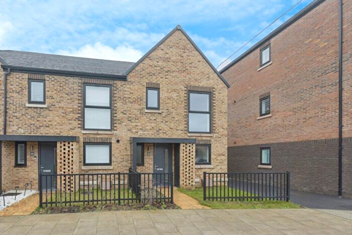 3 Bedroom End Of Terrace House For Sale In Whitecliff, Alkerden, Ebbsfleet Valley, Swanscombe, DA10