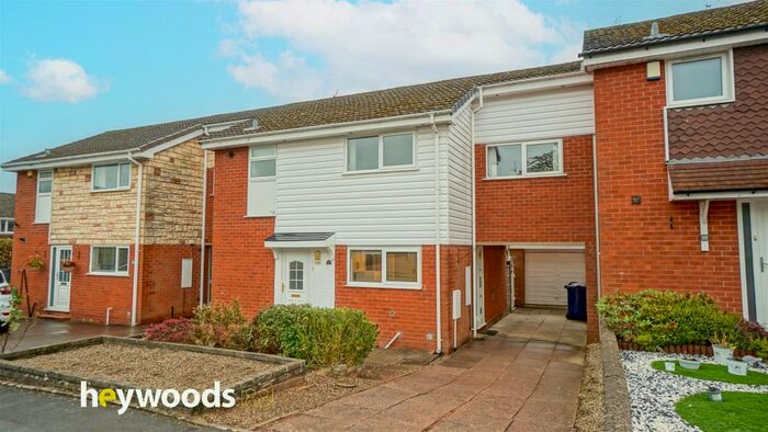 3 Bedroom Link Detached House To Rent In Turin Drive, Westlands, Newcastle-under-Lyme, ST5