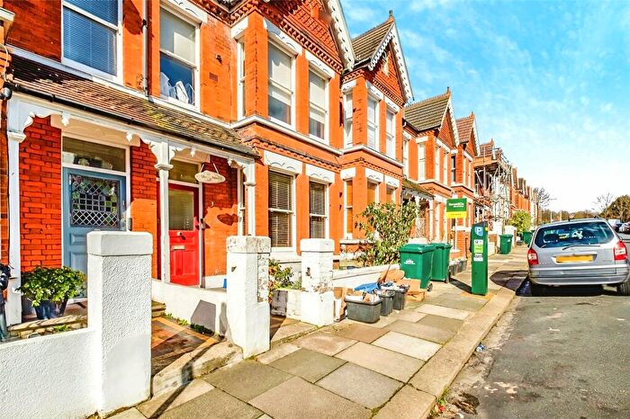 1 Bedroom Flat For Sale In Cissbury Road, Hove, East Sussex, BN3