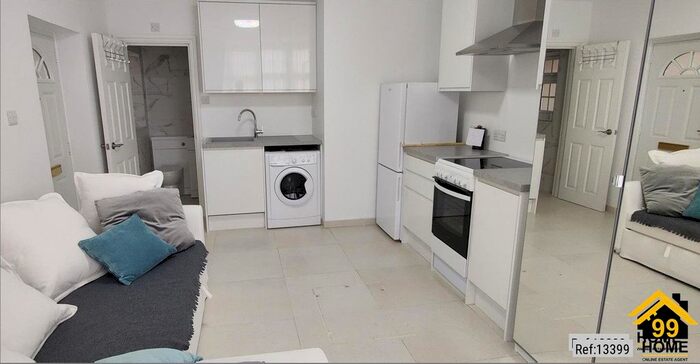 1 Bedroom Studio To Rent In Flower Lane, London, Middlesex, NW7