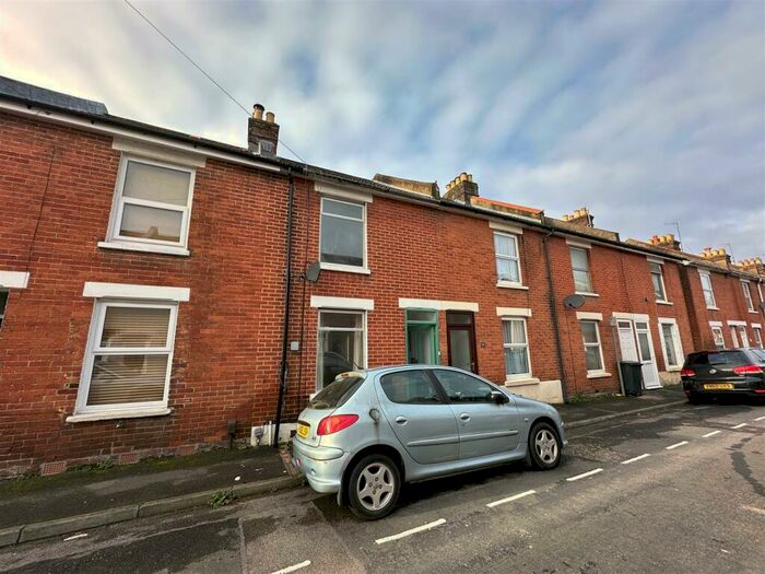 3 Bedroom Terraced House To Rent In George Street, Salisbury, SP2