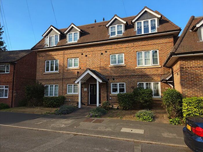 2 Bedroom Flat To Rent In North Town Road, Maidenhead, Berkshire, SL6