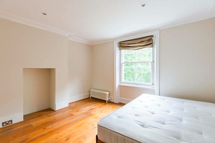 2 Bedroom Flat To Rent In Haslemere Road, Crouch End, London, N8