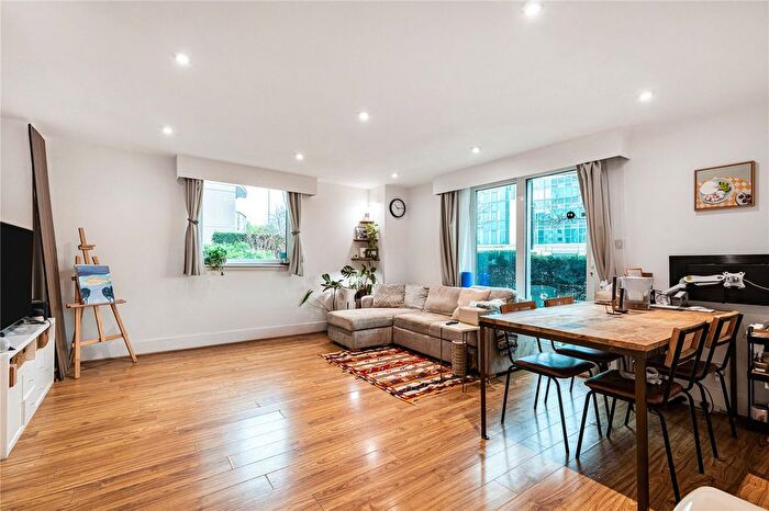 2 Bedroom Flat For Sale In Bridge House, St George Wharf, SW8