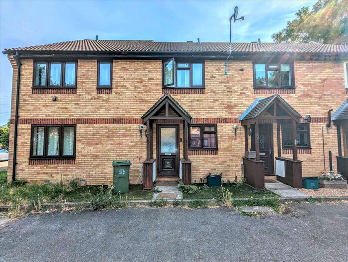 2 Bedroom Terraced House To Rent In Boscombe Road, Worcester Park, KT4