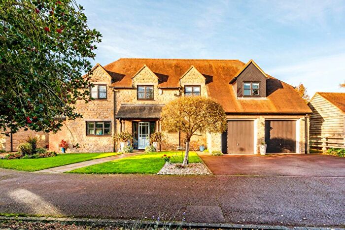 4 Bedroom Detached House For Sale In Spring Lane, Olney, Buckinghamshire, MK46