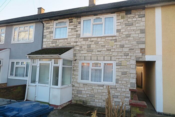3 Bedroom Terraced House For Sale In Havelock Road, Southall, UB2
