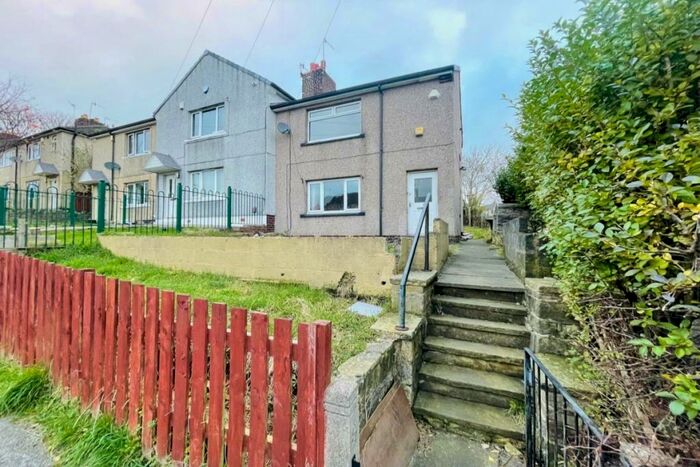 2 Bedroom End Of Terrace House To Rent In Coronation Way, Keighley, West Yorkshire, BD22