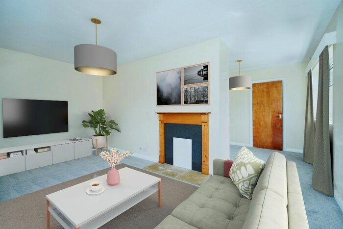 3 Bedroom Detached Bungalow For Sale In Sarum Drive, Devizes, SN10