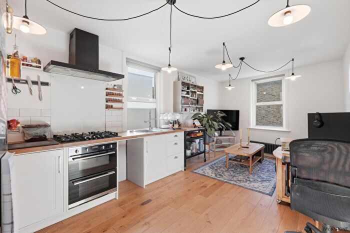 2 Bedroom Apartment For Sale In Maynard Road, London, Greater London, E17
