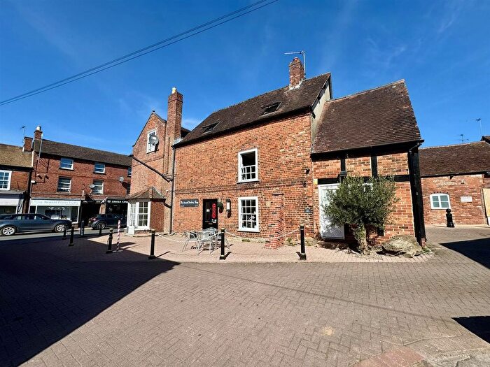 1 Bedroom Flat To Rent In Church Street, Newent, GL18