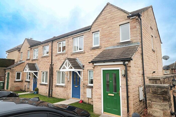 2 Bedroom Garage / Parking To Rent In Clifton Mews, Pudsey, West Yorkshire, LS28