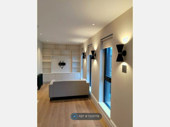 1 Bedroom Flat To Rent In Wandsworth Road, London, SW8