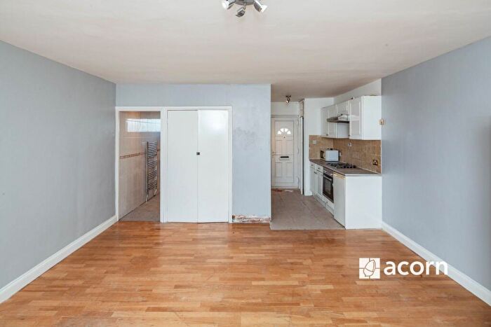 Flat To Rent In Fairlawn Park Sydenham, SE26