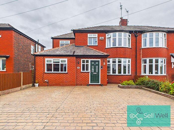 4 Bedroom Semi-Detached House For Sale In Newearth Road, Worsley, Manchester, M28