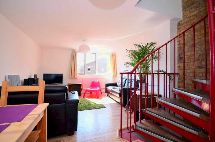 4 Bedroom Property To Rent In The Green, Stratford, London, E15