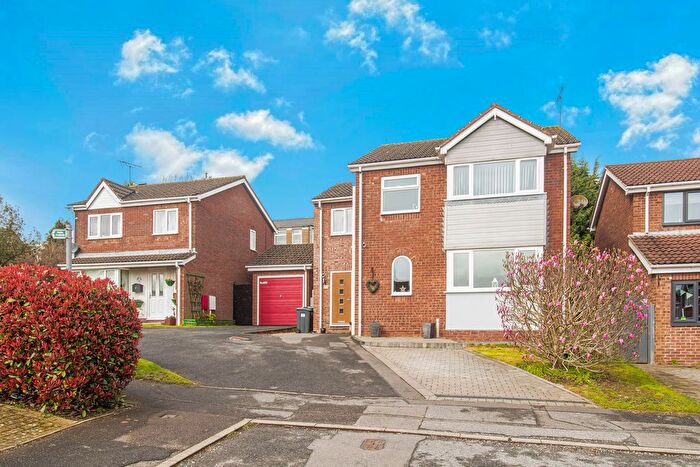 4 Bedroom Detached House For Sale In Farm View, Chesterfield, S42