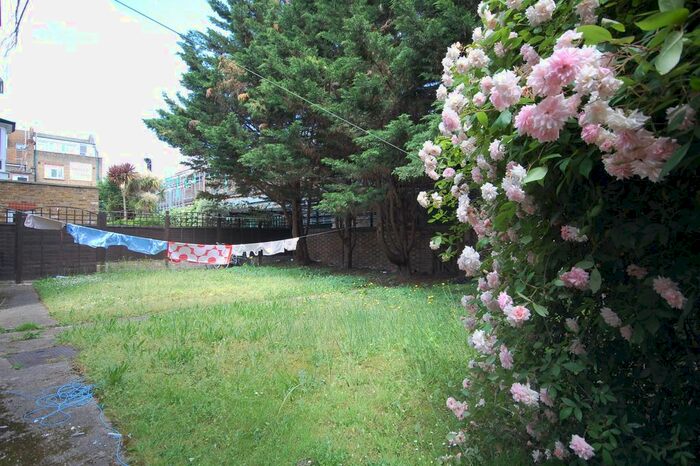 2 Bedroom Flat To Rent In Thornton Avenue, London, W4