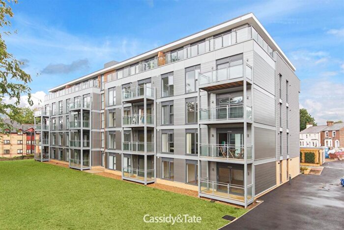 2 Bedroom Apartment To Rent In Newsom Place, St Albans, AL1
