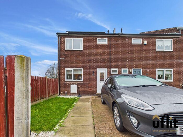 3 Bedroom End Of Terrace House For Sale In Fenton Way, Rotherham, S61