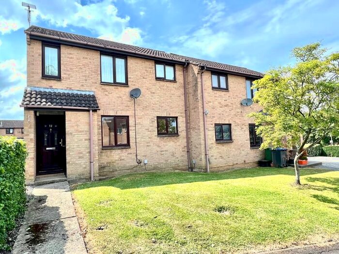 1 Bedroom Flat To Rent In Highgrove Close, Calne, SN11