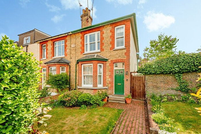 2 Bedroom Semi Detached House For Sale In Earlswood Road, Redhill, RH1