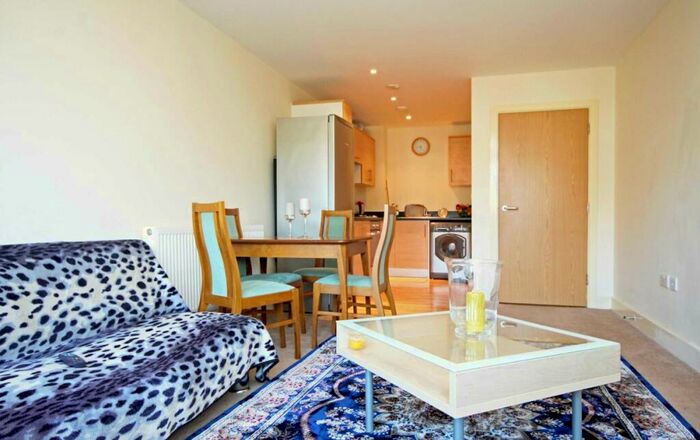 1 Bedroom Flat To Rent In Malvern Road, Maida Vale, NW6