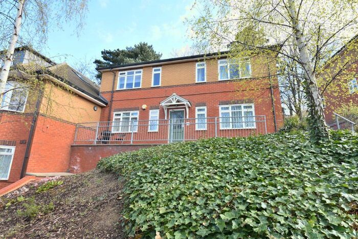 1 Bedroom Flat To Rent In Chandos House, Crescent Rise, Luton, Bedfordshire, LU2