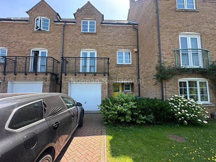 4 Bedroom Terraced House To Rent In Coneygeare Court, St Neots, PE19