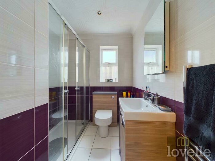 2 Bedroom Detached Bungalow For Sale In Marine Avenue, Sutton On Sea, LN12