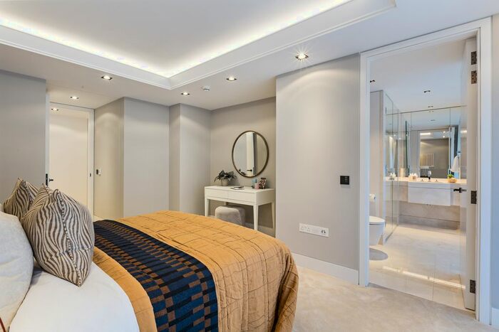 3 Bedroom Flat For Sale In Bolsover Street, Fitzrovia, W1W