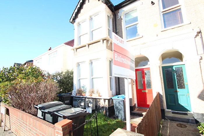 2 Bedroom Flat To Rent In Woodside Green, London, SE25