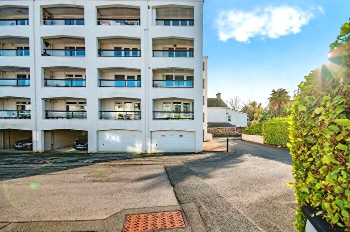 1 Bedroom Flat For Sale In Captains Walk, Saundersfoot, Pembrokeshire, SA69