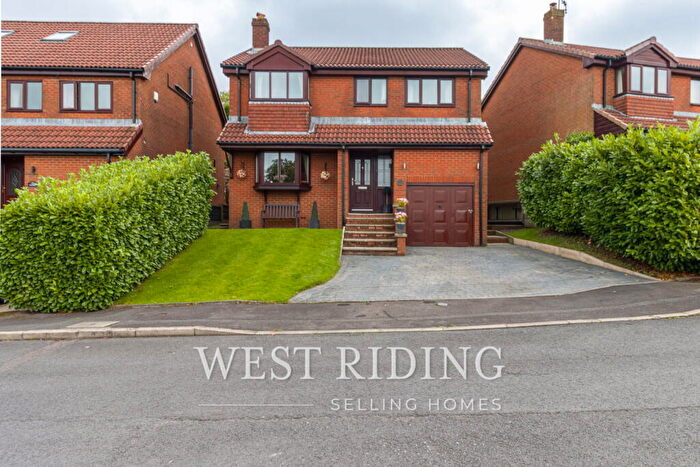 4 Bedroom Detached House For Sale In Dellhide Close, Springhead, Saddleworth, OL4