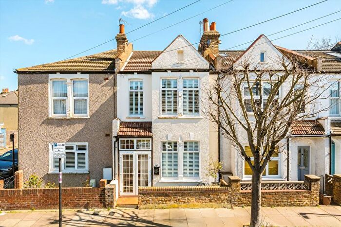 3 Bedroom Property For Sale In Alston Road, Tooting, SW17