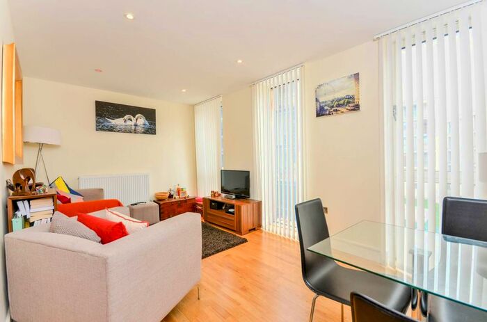1 Bedroom Flat To Rent In Printers Road, Stockwell, London, SW9